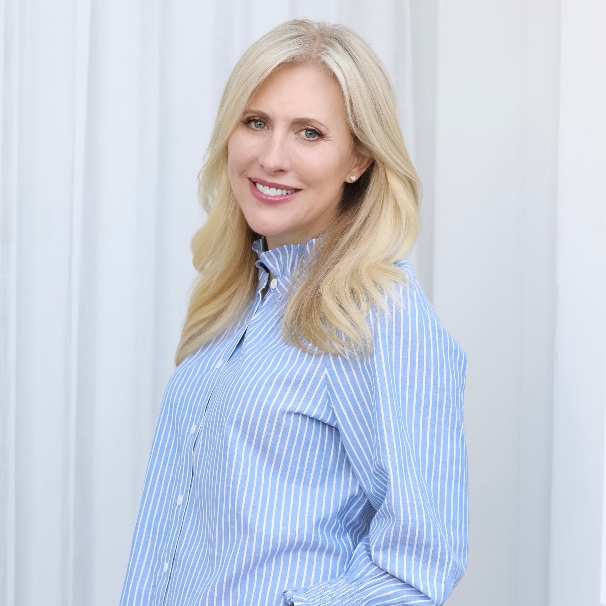 96. Emily Giffin | Behind the Bestsellers: The Secret to Stories That Capture Our Hearts